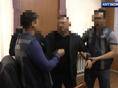 Аягөз әкімі пара алғаны үшін 4,5 жылға сотталды