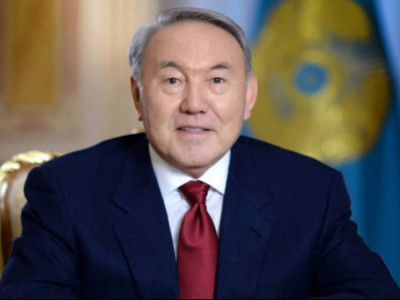 Елбасы қазақстандықтарды Жеңіс күнімен құттықтады
