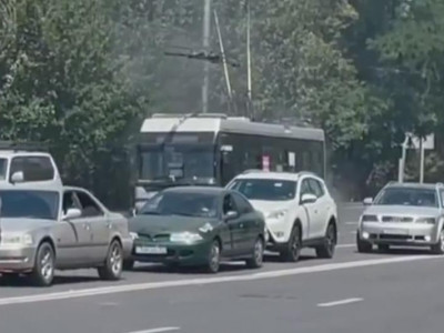 Алматыда троллейбус өртеніп кете жаздады