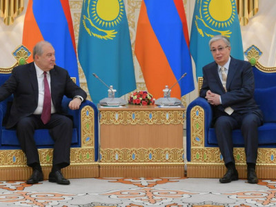 Президент Қасым-Жомарт Тоқаев Армения Президенті Армен Саркисянмен кездесті