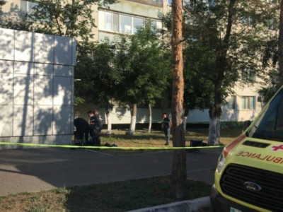 Қостанай тұрғыны көшенің қақ ортасында әйел адамды мерт қылды