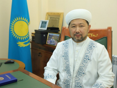 Бас мүфти коронавирусқа қарсы вакцина салдырды
