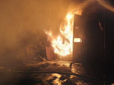 Талдықорғанда цех өртенді: 3 адам зардап шегіп, біреуі ауыр халде жатыр