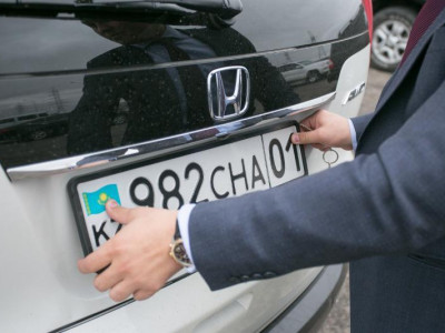 Қазақстандықтар жаңа көліктерді уақытша тіркей алмайды – ХҚО