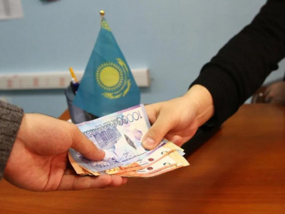 Жемқорлық туралы хабарлаған 5 адам 650 мың теңге сыйақы алған