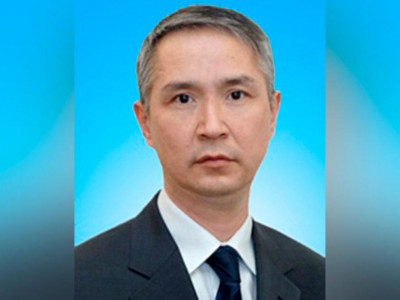 Сенат есеп комитетінің мүшесін қызметінен босатты