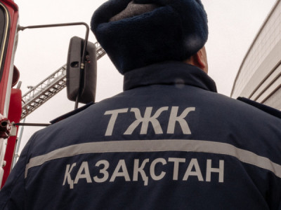 Павлодар облысында қарттар үйі өртеніп, 1 адам зардап шекті