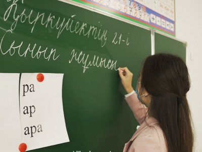 Алматыда №160 орта мектептің мұғалімдері жалақысын ала алмай жүр