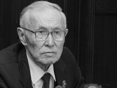 Ғалым Серік Қирабаев өмірден озды