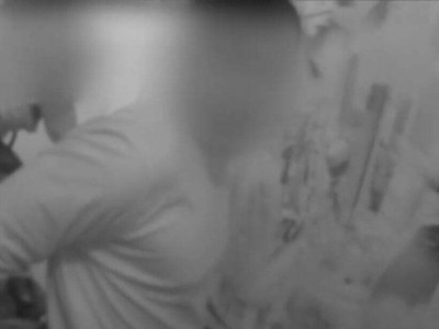 Түркістандық полицейлер 5-қабаттан секірмек болған ер адамды құтқарды