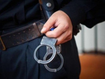 Бір күнде екі дүкенді тонаған ұры ұсталды