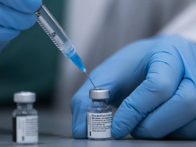 Pfizer вакцинасын 50 мың теңгеге кім салдырмақ?