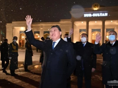 Мамин Мирзиёевті қол бұлғап шығарып салды
