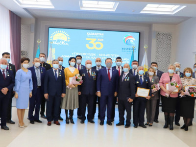 СҚО-да Nur Otan партиясының белсенділері мен ардагерлері марапатталды