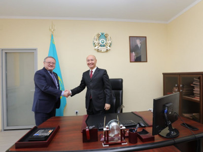 Ақтөбе облысының экс-әкімі қазіргі әкімінен жұмыс сұраған