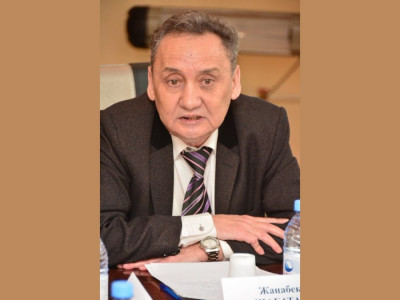 Жаңабек ШАҒАТАЙ: Қазір әдебиетке қызығушылық бәсеңдеген шақ
