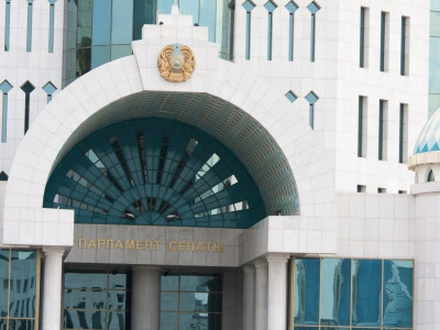 Күрішбаев Аяз ата болып, Нүкетаева қазы аспақ: сенаторлар демалысқа кетті