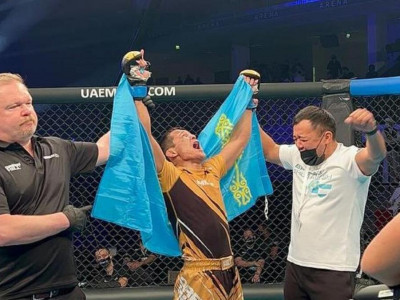 ММА: қазақстандық спортшы үш дүркін әлем чемпионы атанды