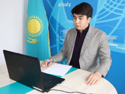 Жас депутат өзіне қатысты «лайк қуып, хайп іздеп жүргендерге» күйінді