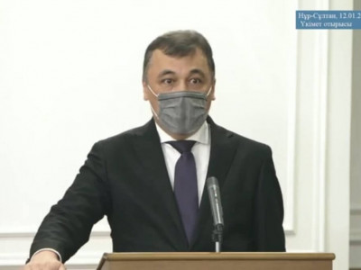 Ел сөзін ұстауы тиіс министрлер екі ауыз антын оқи алмады (ВИДЕО)