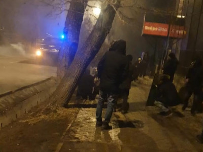Алматыда сақалдылар «Аллаһу Акбар!», «Шаһид!» деп ұрандатқан (ВИДЕО)