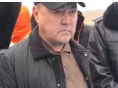 Қала әкімі митингке қызметтік көлігін мас халде жүргізіп келді (ВИДЕО)
