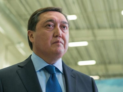 Асқар Мамин немен айналысып жүр?