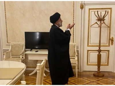 Ресейге барған Раиси Кремльде намаз оқыды