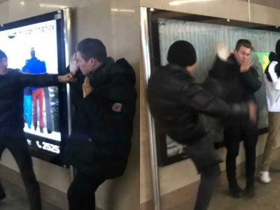 Алматы метросында 2 жігіт оқушыларды тапаншамен қорқытып, ұрып-соққан