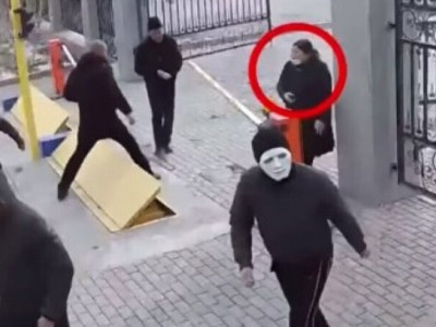 Қақтығысқа қатысып, әкімдікке басып кірген екі көпбалалы ана ұсталды (ВИДЕО)