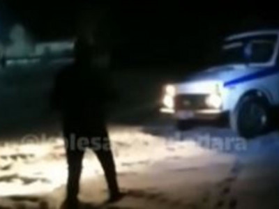 Ауыл тұрғынын соққыға жыққан учаскелік полицейдің видеосы тарады