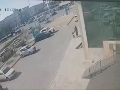 Жүргізуші әйел 5 жастағы баланы қағып кетті (ВИДЕО)