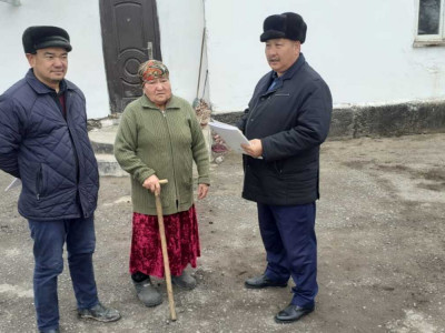 Мұқтаж зейнеткердің үйіне табиғи газ кіргізілді