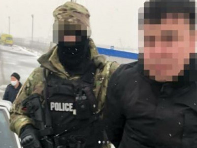 «Бұйырды»: қару-жарақ дүкенін тонаған тағы бір күдікті ұсталды