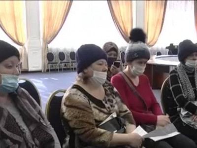 «Жалақымыз – 50 мың теңге»: павлодарлық пошташылар шу шығарды (ВИДЕО)