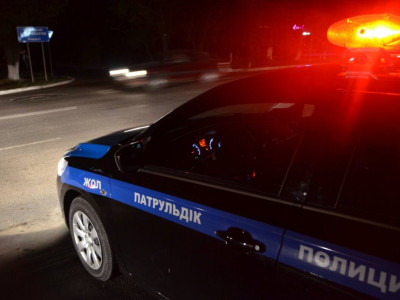 Павлодарда полицей қызметтік көлігімен бір әйелді қағып кетті