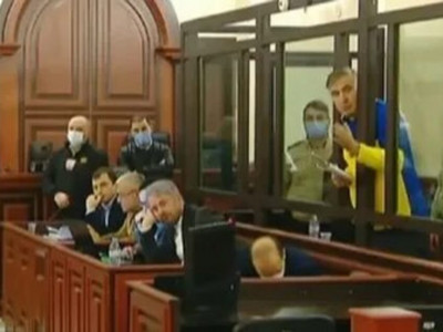 Саакашвили Тбилисидегі сот процесінде Украинаның әнұранын шырқады (ВИДЕО)