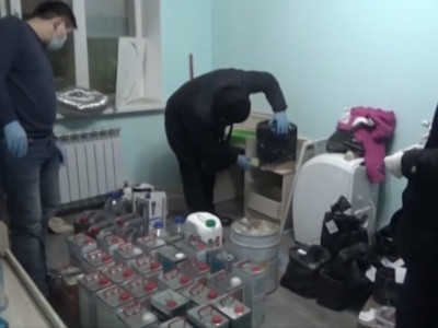 Елордада есірткі зертханасын ашқан екі қыз ұсталды (ВИДЕО)