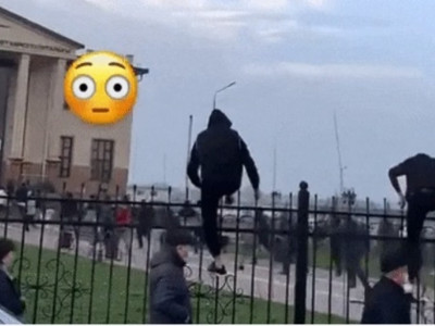 Шымкент ХҚКО-дағы дүрбелең жұртшылықтың жағасын ұстатты (ВИДЕО)