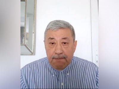 Президенттікке үміткер «жыртығын жамап» жүр (ВИДЕО)
