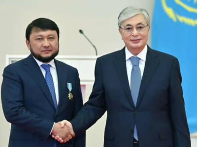 «Президентіміз елдің арқасын қоздырып, аңқасын ашты» - Мұхамеджан Тазабек