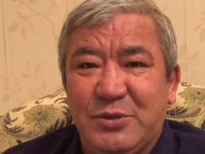 «Жезөкше әншілер мені сотқа бермекші»: сазгер олардың атын атауға уәде берді (ВИДЕО)