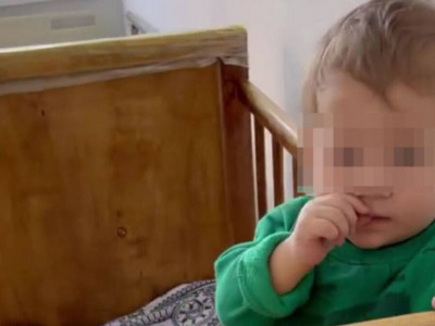 Алматы ауруханасында жарты жыл жатқан 2 жасар бала әкесіне қайтарылады