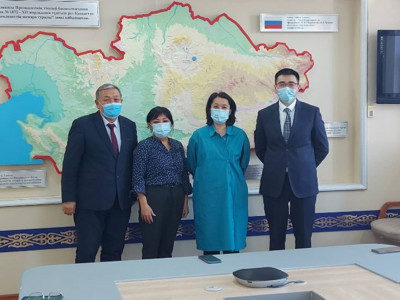 Абай университеті мен Әлеуметтік инклюзивті бағдарламалар орталығы тьюторларды даярлау мәселесін талқылады