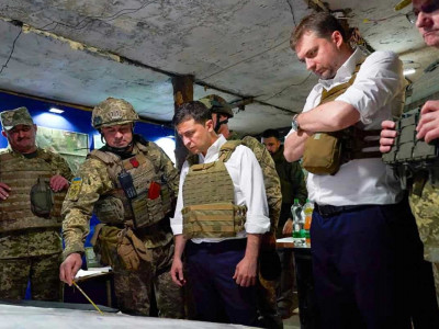 АҚШ пен Ұлыбритания арнайы күштерінің Зеленскийді Киевтен алып шығатыны хабарланды