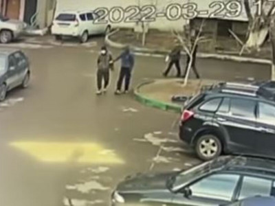 Балқашта зейнеткердің телефонын тартып алған жігіт ұсталды (ВИДЕО)