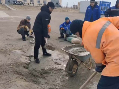 Колледж басшылығы қара жұмыс істеуге көнбегендерді бопсалаған