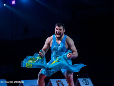«Сүйінші!»: Әлімхан Сыздықов грек-рим күресінен Азия чемпионы атанды