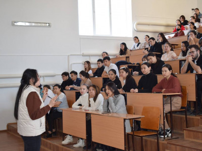 AMANAT партиясының жастар қанаты студенттер арасында сауалнама жүргізді