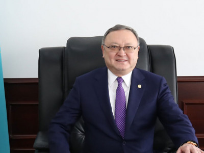 «Бүкіл табысымды әйеліме беремін» - Ақтөбе облысының әкімі